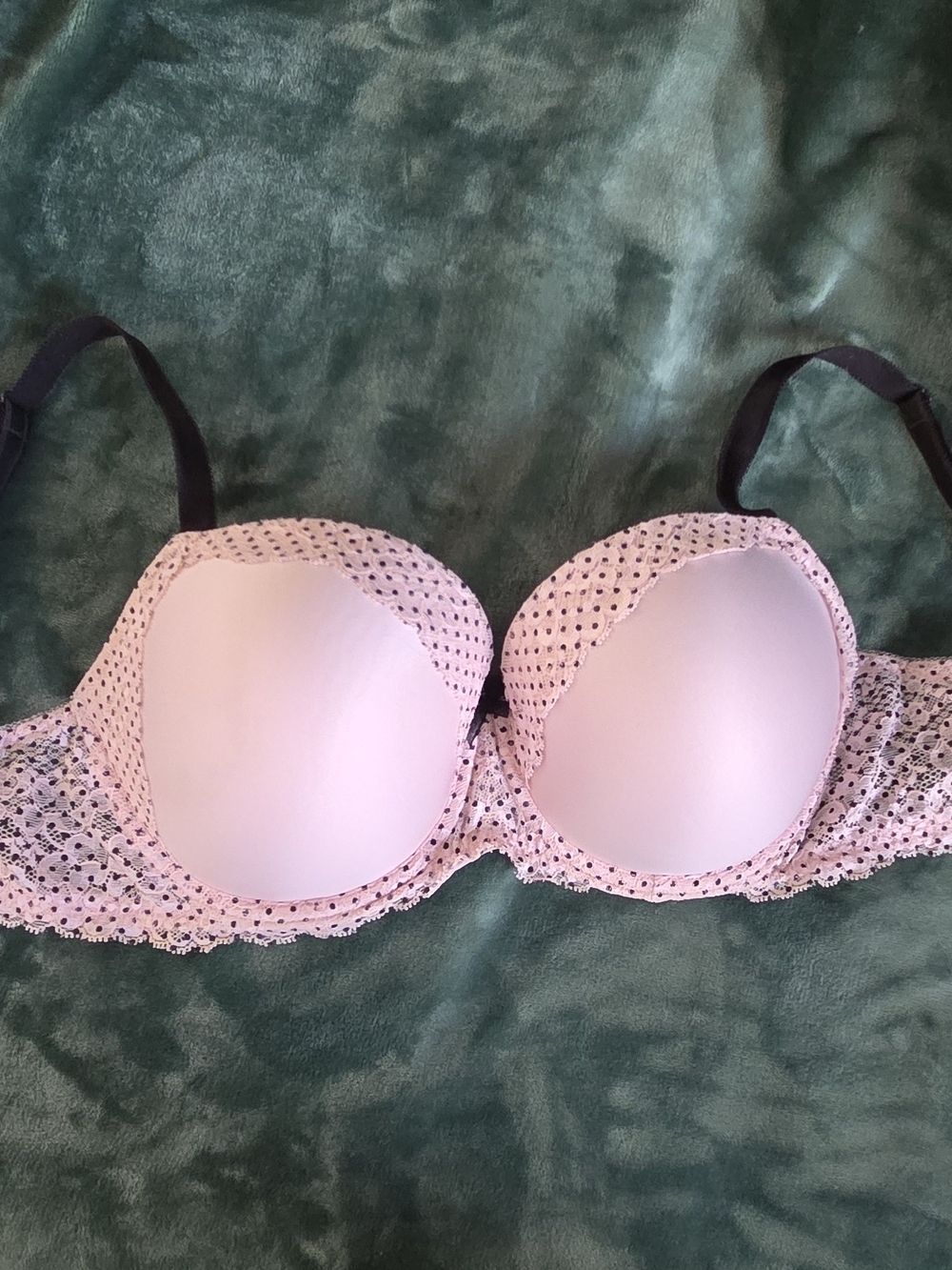 Victoria's Secret Dream Angels Line Demi Underwire Bra. 34ddd